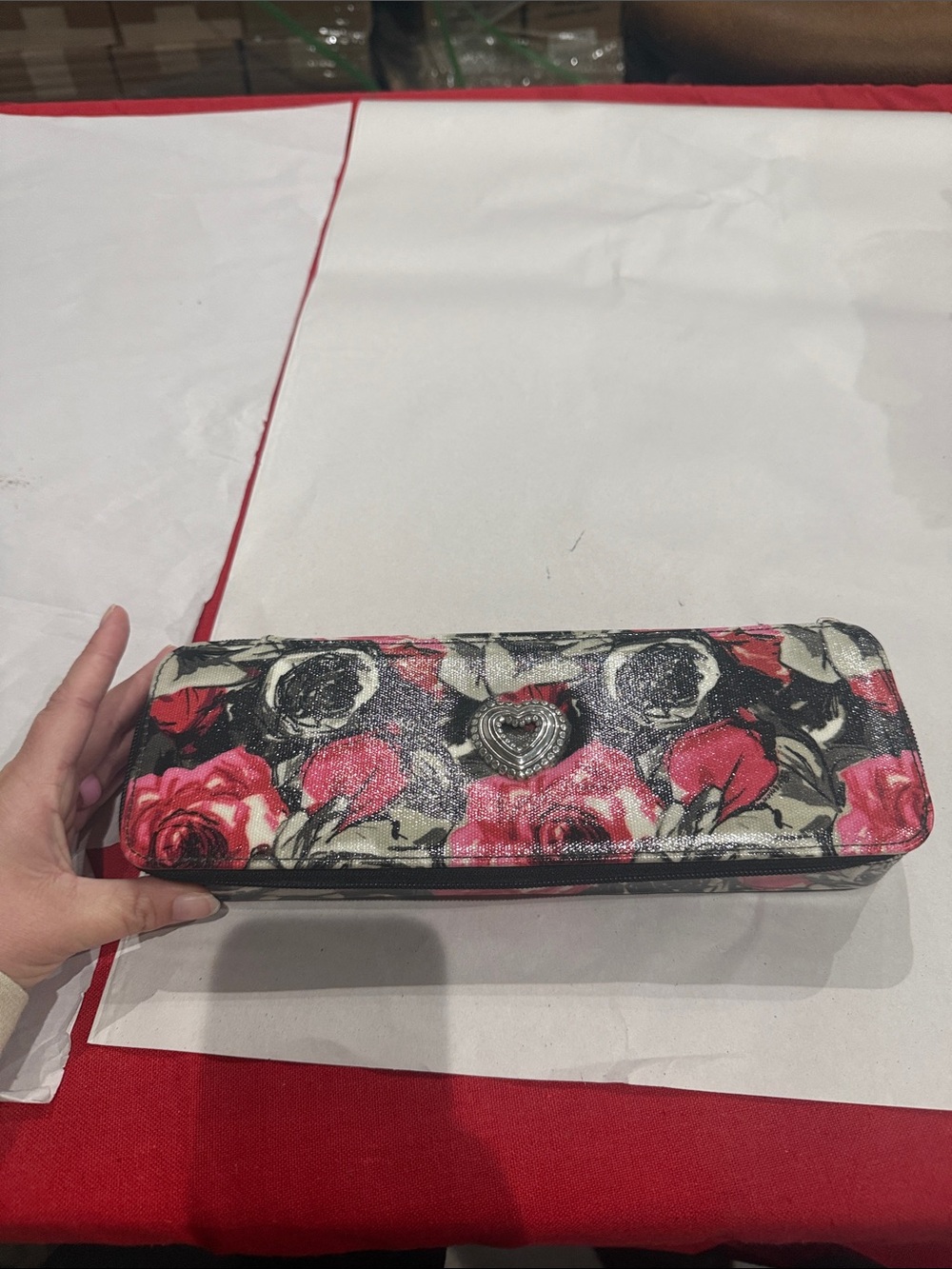 Floral Heart-Emblem jewelry travel case in Pink and Black